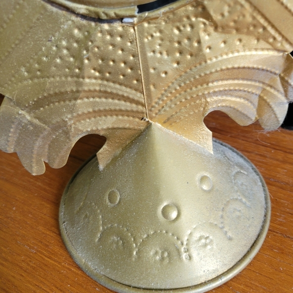 Very Unique Hand Crafted Punched Tin Gold Pictire Frame One Of A Kind - Picture 5 of 9